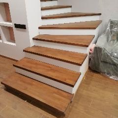 Подступенок из цельноламельного бука для лестницы 1100х133х19 мм
